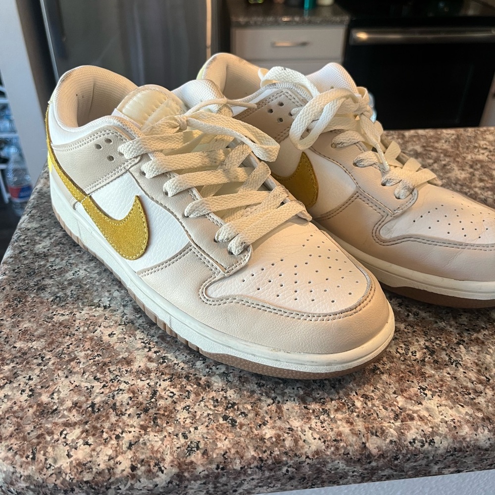 Nike Dunk Low- lemon drop color wave